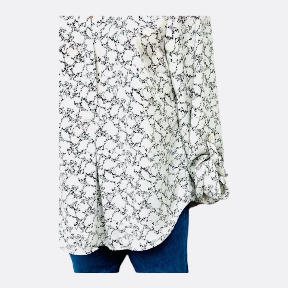 The Limited XXL Black & White Abstract Print V-Neck Blouse Flowy - Picture 8 of 14